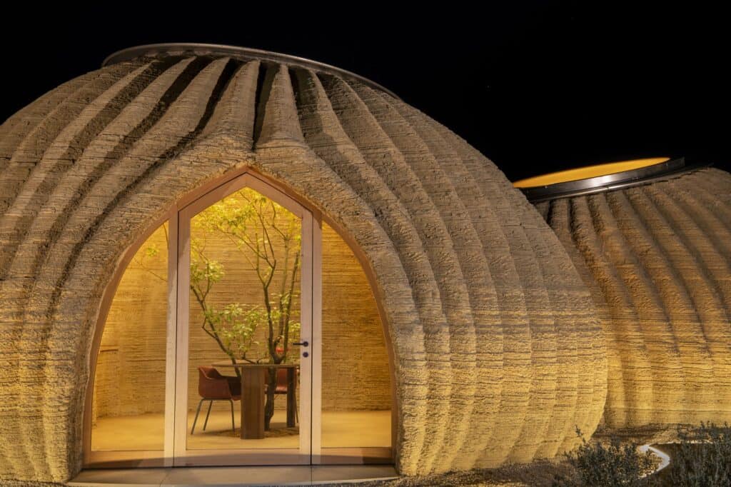 Casas ​​impressas em 3D feitas de argila crua na Itália